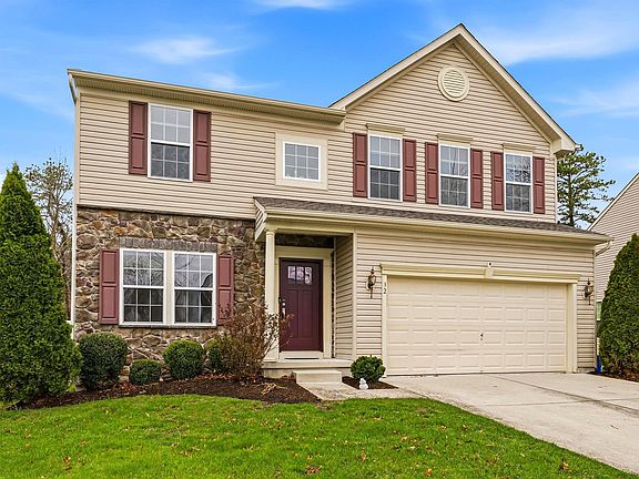 2nd image of 32 Renaissance Dr