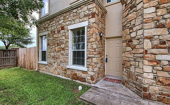 3rd image of 1101 Parmer Ln APT 206