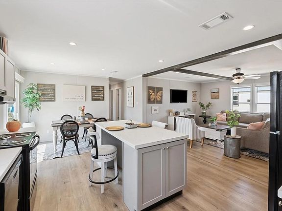 2nd image of 243 County Road 3662 Rd