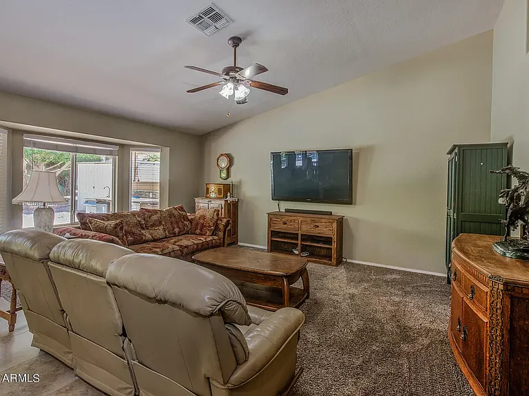 9406 E Ellis St — Photo 11