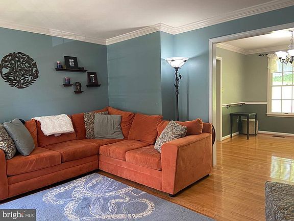 4th image of 2739 Singer Woods Dr