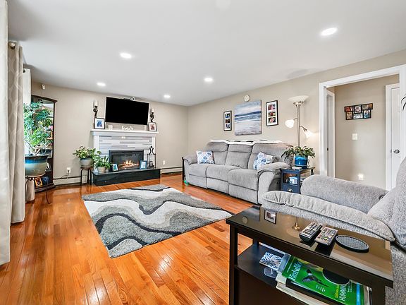 2nd image of 30 Forest Court