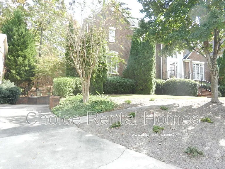 8014 Greystone Grn — Photo 4