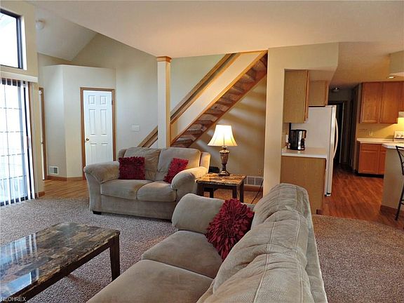 2nd image of 4044 Saint Andrews Ct APT 3