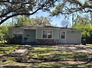 2901 N Houston Dr, La Marque, TX 77568