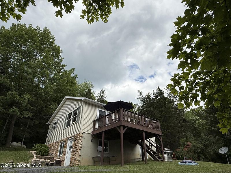 3rd image of 154 Tracey Road