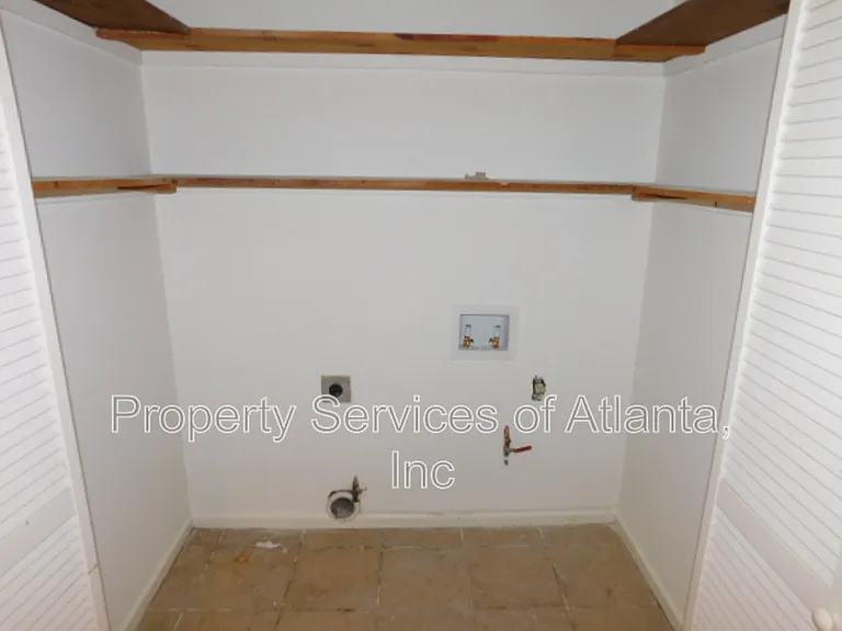 1710 Pine Rd — Photo 16
