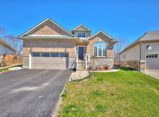 8913 Tallgrass Ave, Niagara Falls, ON L2G 0E6