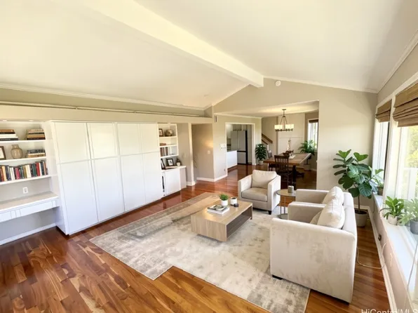 125 Maunalanikai Pl, Honolulu, HI 96816