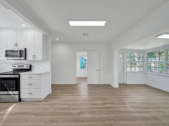 5th image of 1211 SW 29th St