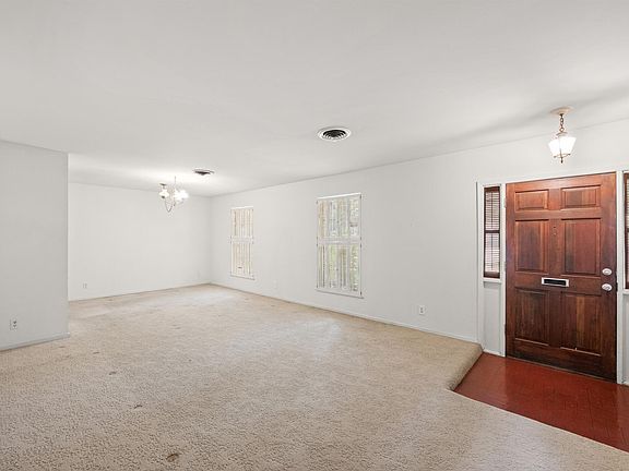 3rd image of 3914 Sierra Dr