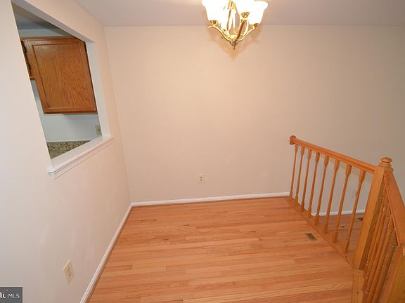 4th image of 5827 Norham Dr