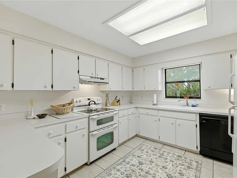 5999 NW 90th Ave — Photo 17