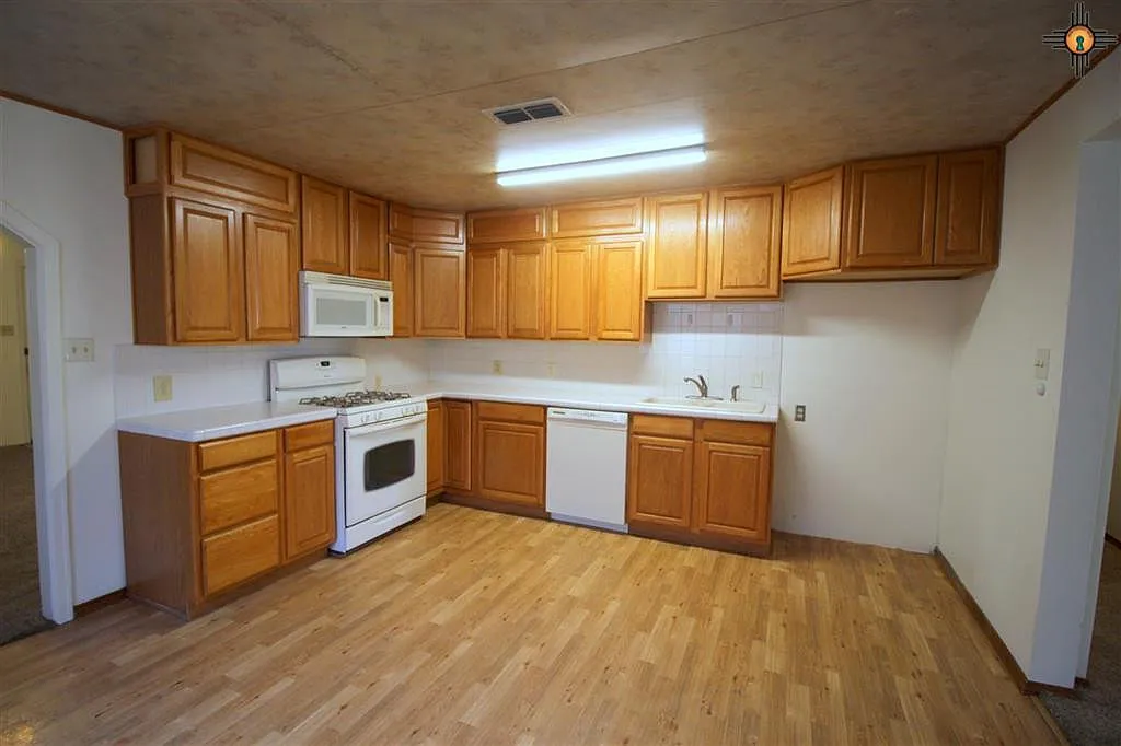 1421 Ross St. — Photo 4