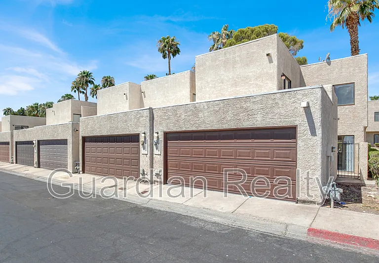 2639 Jacyra Ave — Photo 2