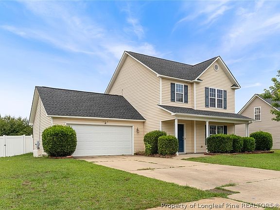 3rd image of 1073 Fairfield Cir