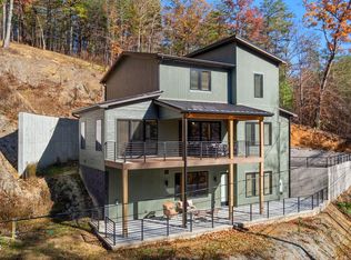 1590 Bear Valley Rd, Sevierville, TN 37876