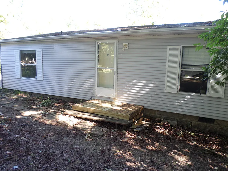 9944 Maple Dr — Photo 1