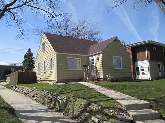 2nd image of 8103 W Beckett Ave