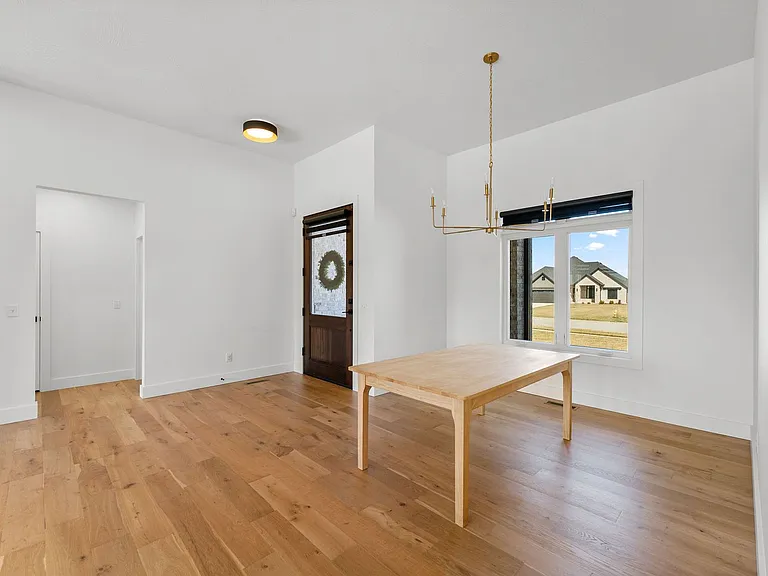 4464 E Lancaster Way — Photo 6
