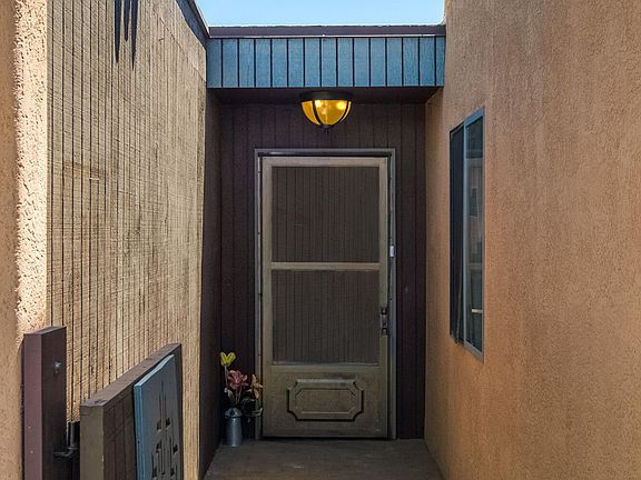 3rd image of 5216 Valle Vista Dr NW