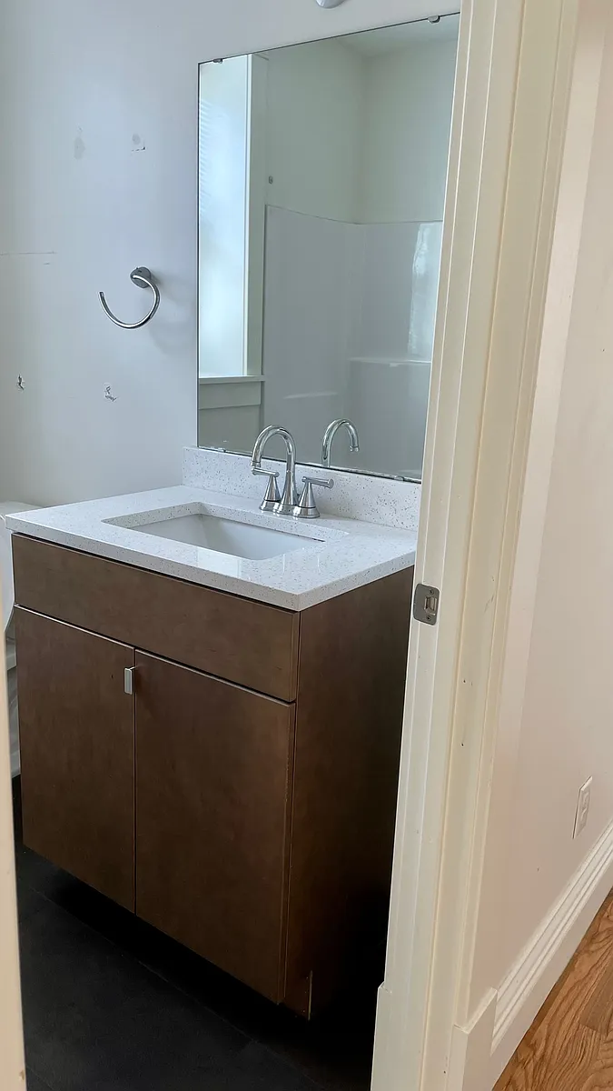 Building Photo - 4102 McRee Ave #2W