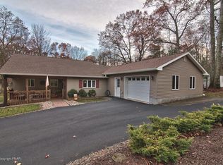 116 Tall Pine Ln, Canadensis, PA 18325