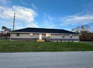 1801 S Oakland St, Harrisonville, MO 64701