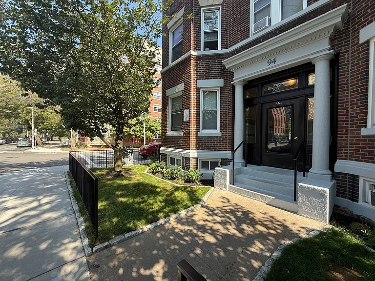 91 Kilmarnock St. — Photo 1