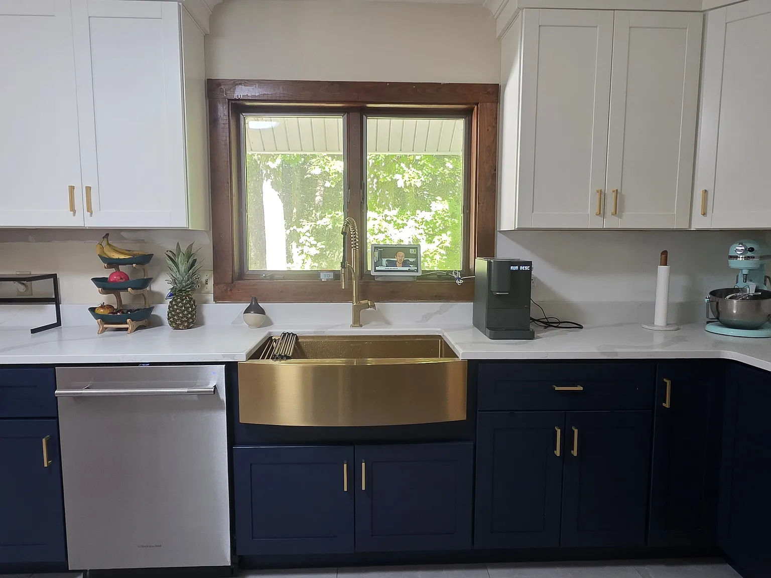 4 bed, 2600 sqft, $3,600 — Photo 2