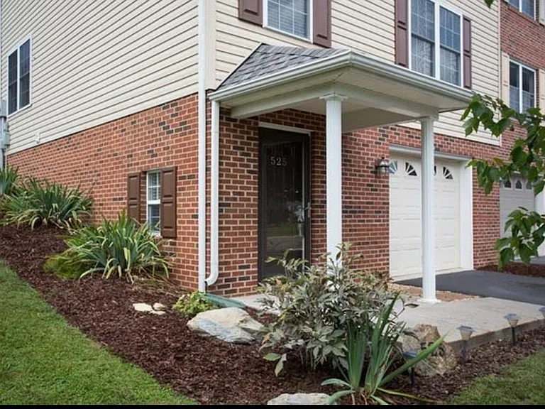 525 Pointe Dr — Photo 4