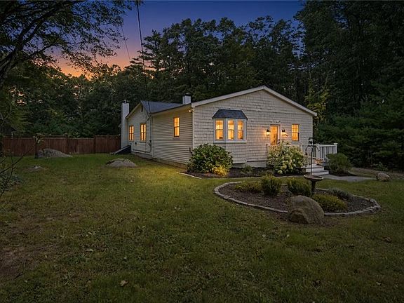 4th image of 1339 Snake Hill Rd