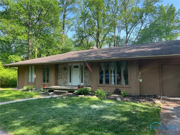 19 Indian Creek Dr, Rudolph, OH 43462