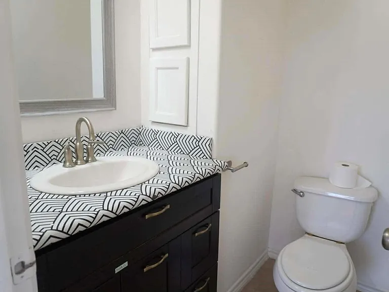7916 Comal St — Photo 12