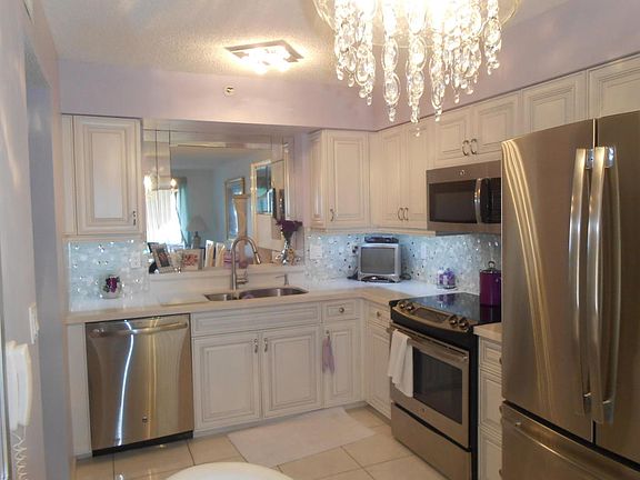 4th image of 14096 Huntington Pointe Dr APT 109