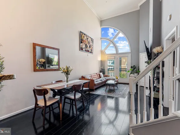 12001 Market St APT 416, Reston, VA 20190