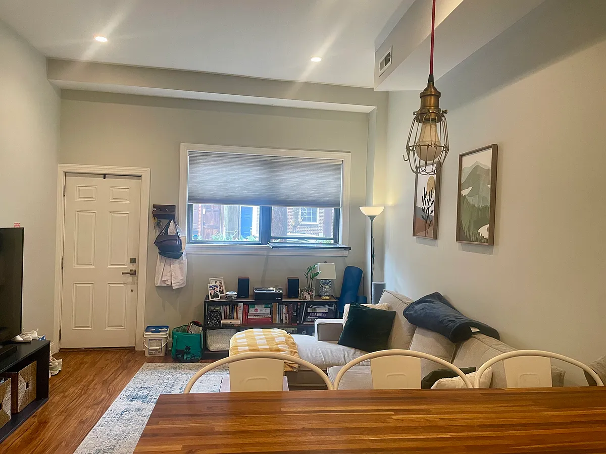 Building Photo - 809 S 5th St #1
