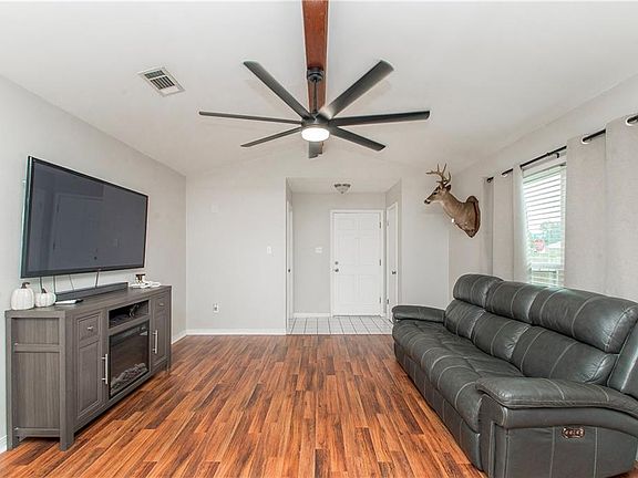 3rd image of 37461 E Hillside Dr