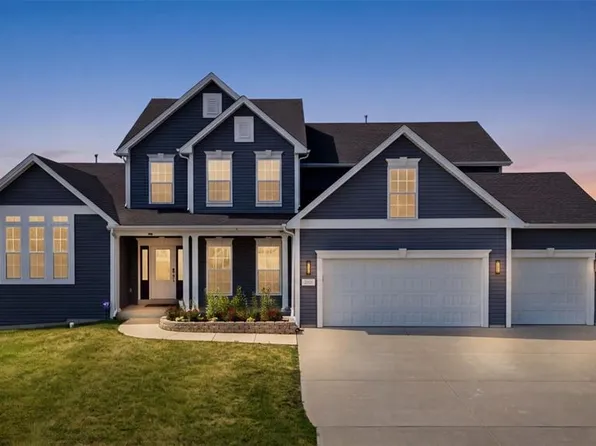 215 Wyndemere Ln, Lake Saint Louis, MO 63367