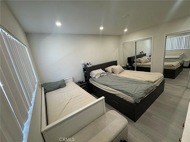 350 W Wilson Ave #1A — Photo 4