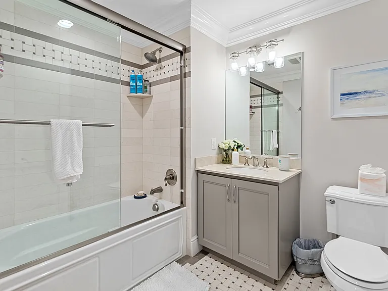 1 Village Green Dr — Photo 13