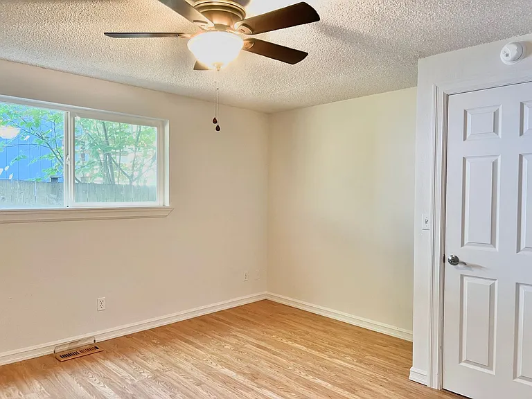 1725 Union Ave SE — Photo 30