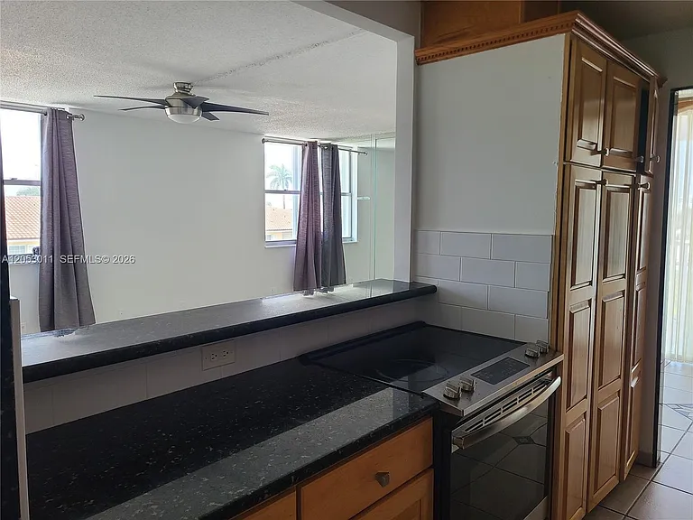 2881 NE 33rd Ct #3H — Photo 10
