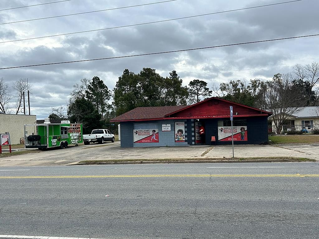205 E 16th St, Alma, GA 31510 | MLS #22999 | Zillow