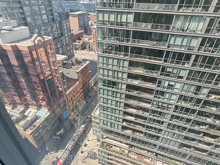 400 King St W #2119 — Photo 18