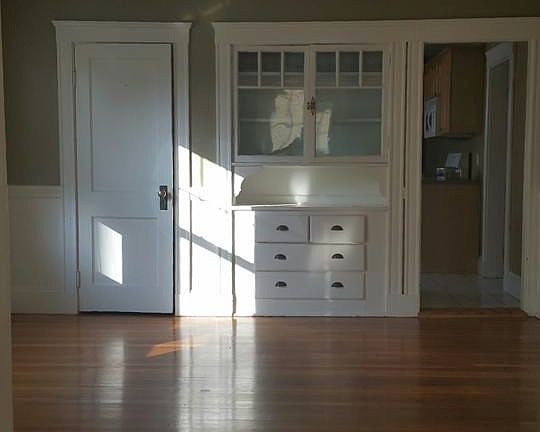 3rd image of 4 Fairlawn Ave #1