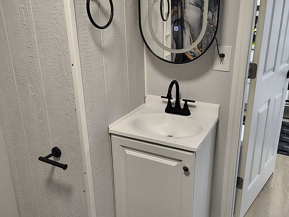 3rd image of 2401 Fairmont Ave