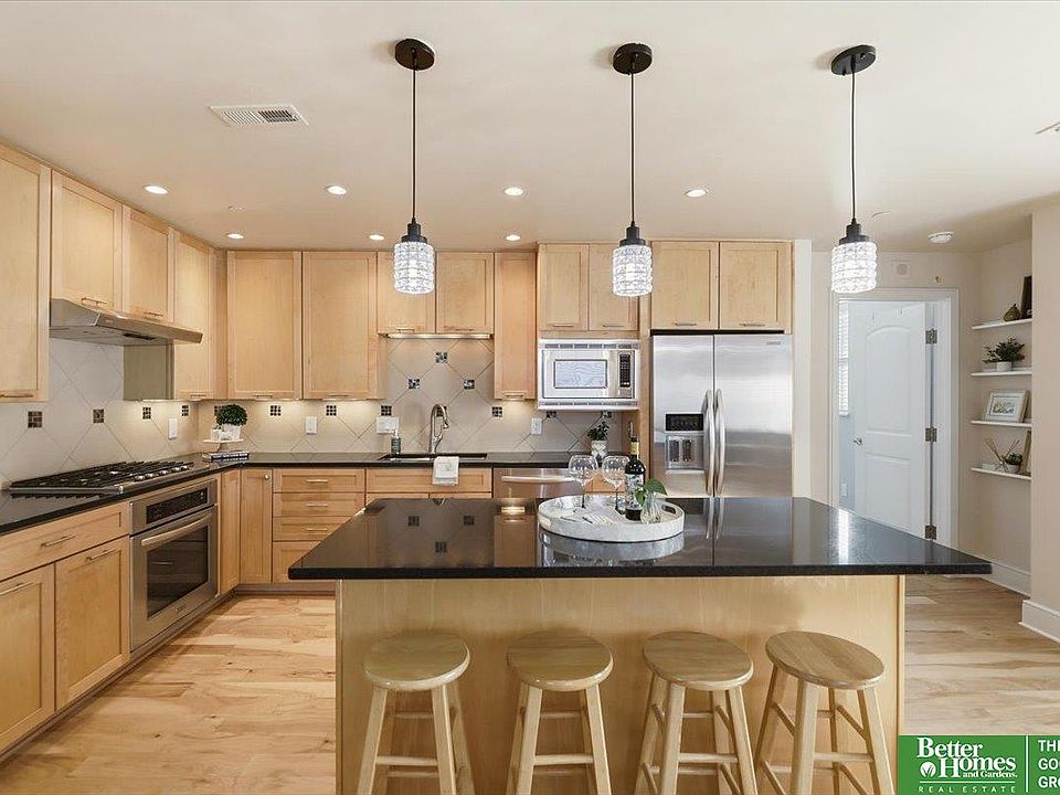 1st image of 1403 Farnam St APT 512