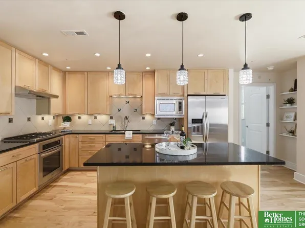 1403 Farnam St APT 512, Omaha, NE 68102