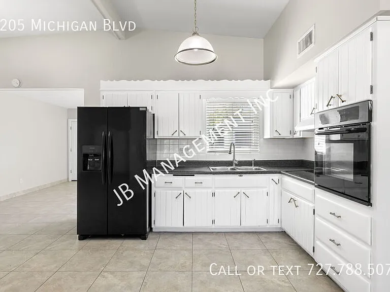 1205 Michigan Blvd — Photo 10